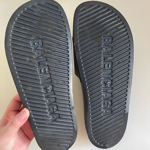 Balenciaga Pool Side Sandals - Picture 13 of 13